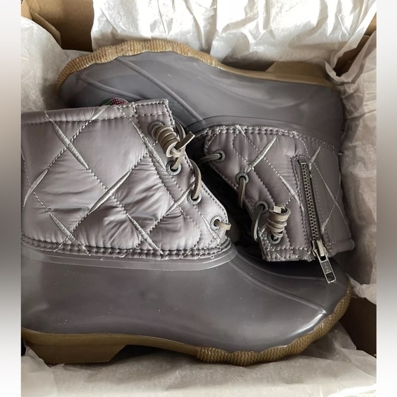 New Sperry Top sider Saltwater STS85830 women size 7 duck boots Nylon Quilt Grey - Picture 3 of 5